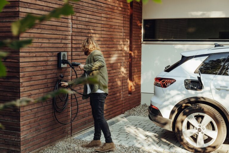 E-mobility a infrastruktura – jakie nowości prezentowano na targach?