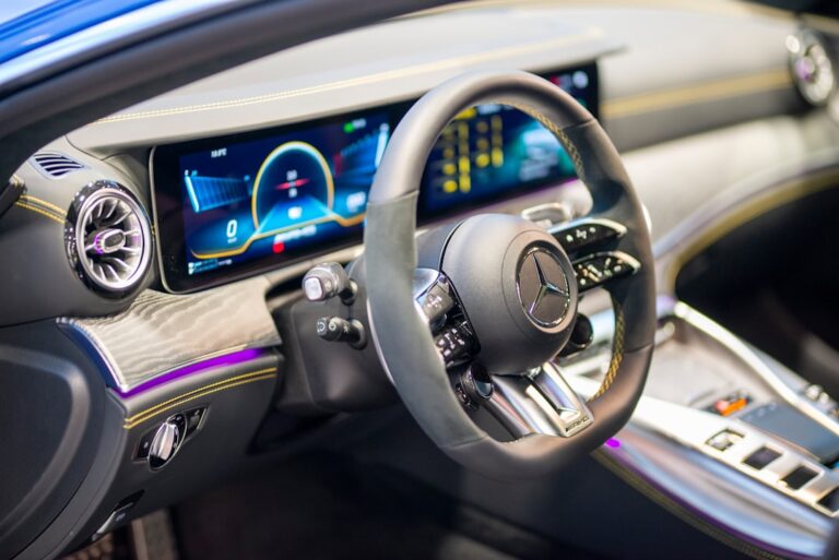 Samochody dostawcze: Jakie modele wybrać do firmy?